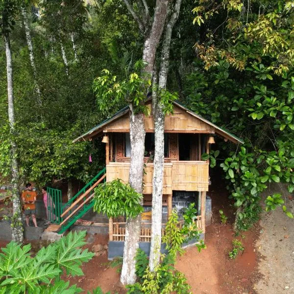 Fab - Bamboo Hut with Open Shower, hotel in Munnar