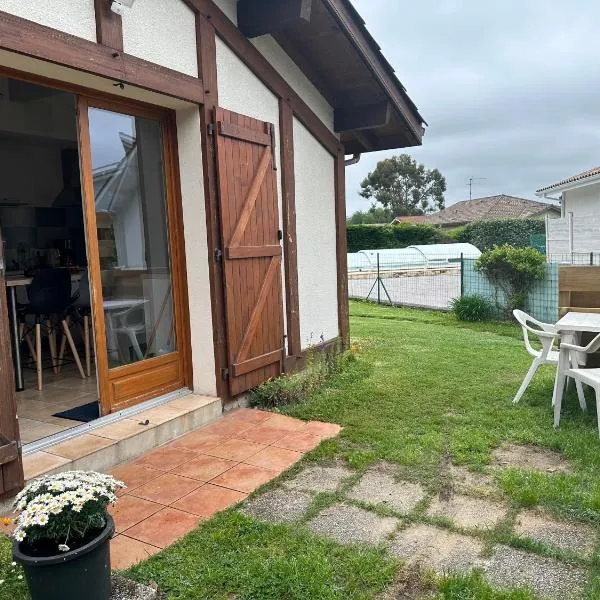 Petite maison plein pied jardin, hotel a Soorts-Hossegor