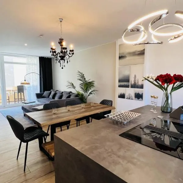 Central Designer 3 Room Apt with terrace & parking, hotel a Berlino