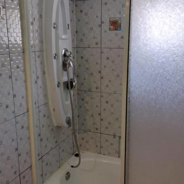 HABITACION 2 CON BAÑO PRIVADO, ξενοδοχείο σε Valdivia