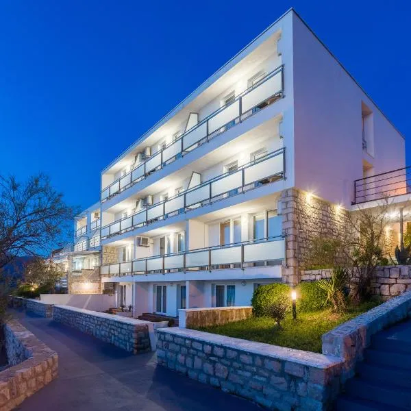 Hotel Rooms Roccia, hotel in Novigrad Dalmatia