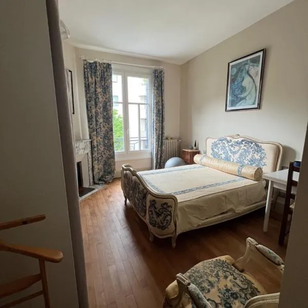 HYPER CENTRE ,jolie chambre climatisée avec PARKING SECURISE gratuit, Hotel in Clermont-Ferrand