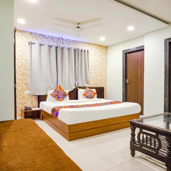 FabHotel Uday Vilas, hotel in Indore