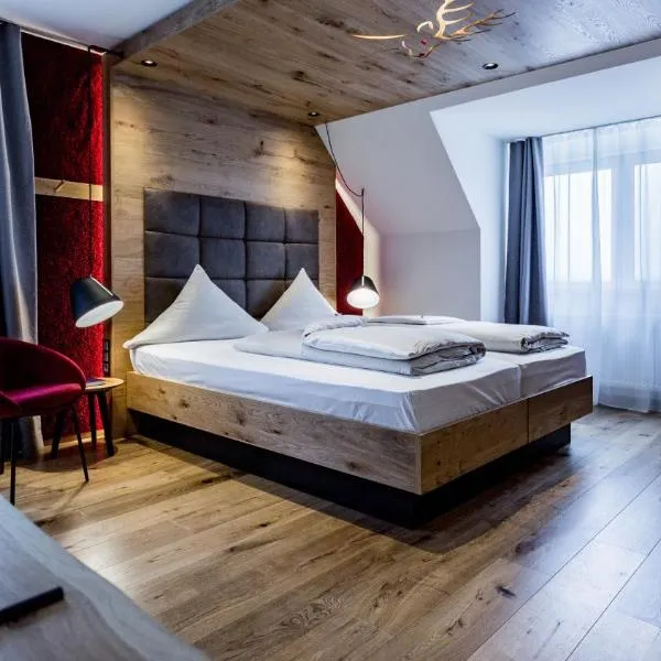 Hotel Hirsch, hotel u gradu Noj-Ulm