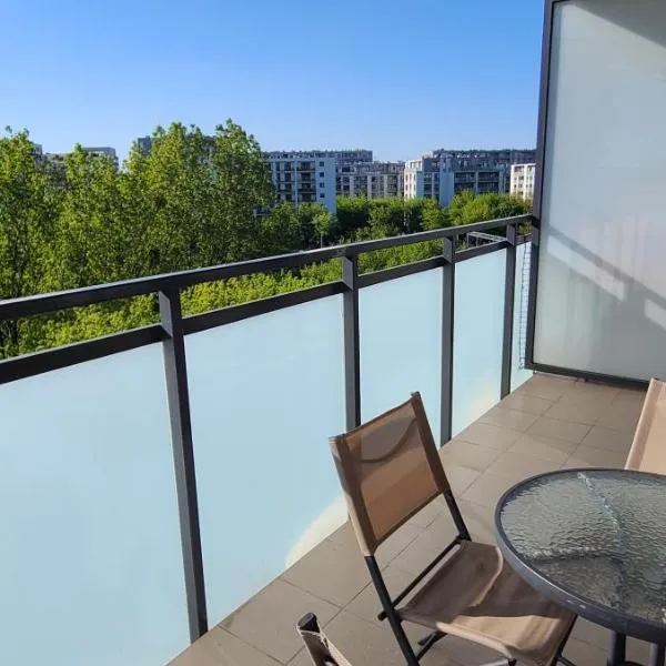 WellSituated 1 Bedroom Condo in Warsaw, hotel ve Varšavě