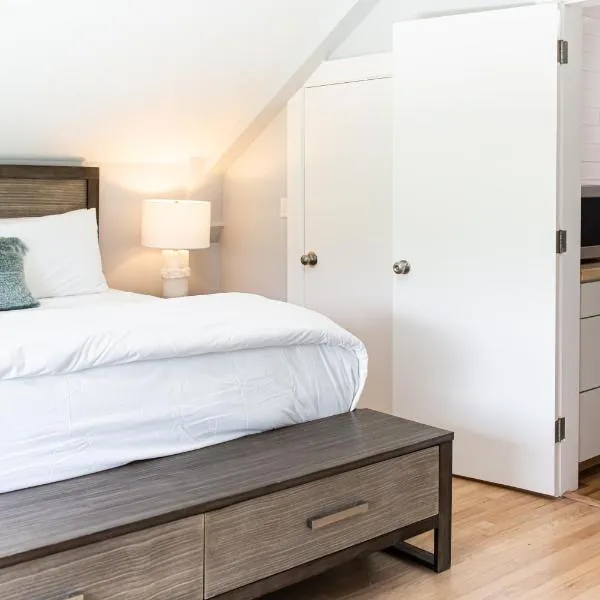 SKYLARANNA Resort & SPA, hotel in Hendersonville