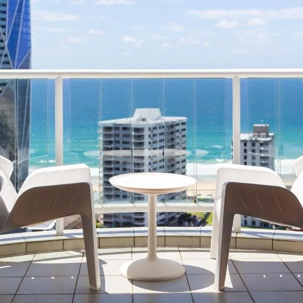 Luxury Privately Owned Ocean View Studio Apartments at O4KS Gold Tower，位于黄金海岸的酒店
