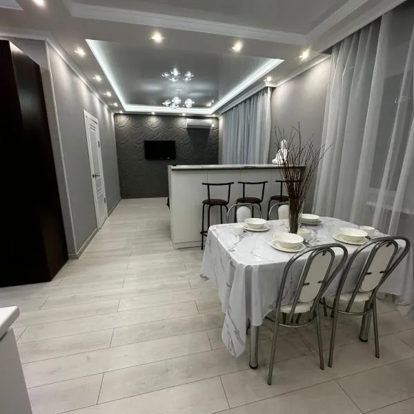 2х комнатная квартира в ЖК Тавангар с евроремонтом, hotel en Aktobe
