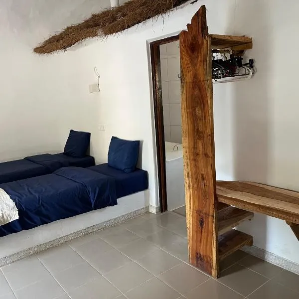 Footsteps Eco-Lodge, hotel a Gunjur