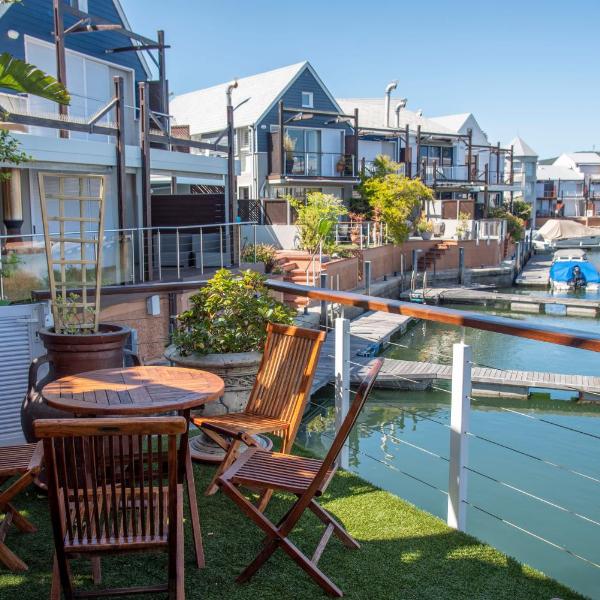 WATERFRONT 2 Bed Home with mooring at Knysna Quays