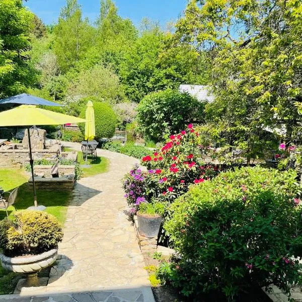 Hostellerie Sainte-Cécile, hotel in Florenville