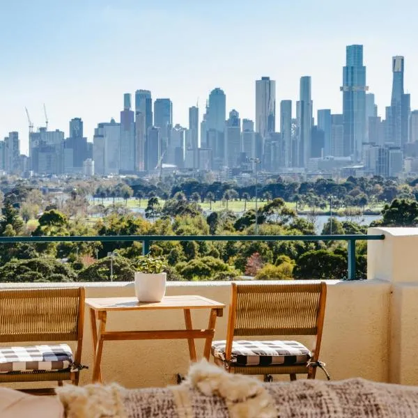 Spectacular views over Albert Park, hotel in Melbourne