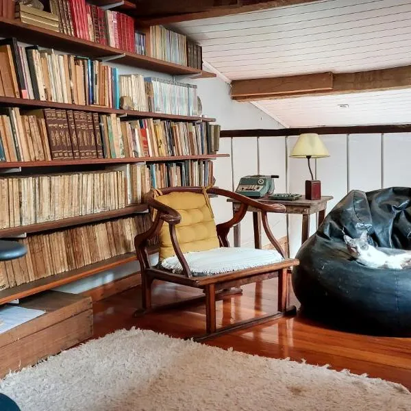 Suítes em casa centenária no centro de Socorro, hôtel à Socorro