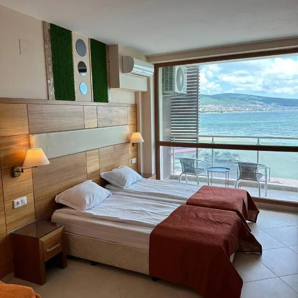 Briz Beach apartments - section B, hotel a Naposparton