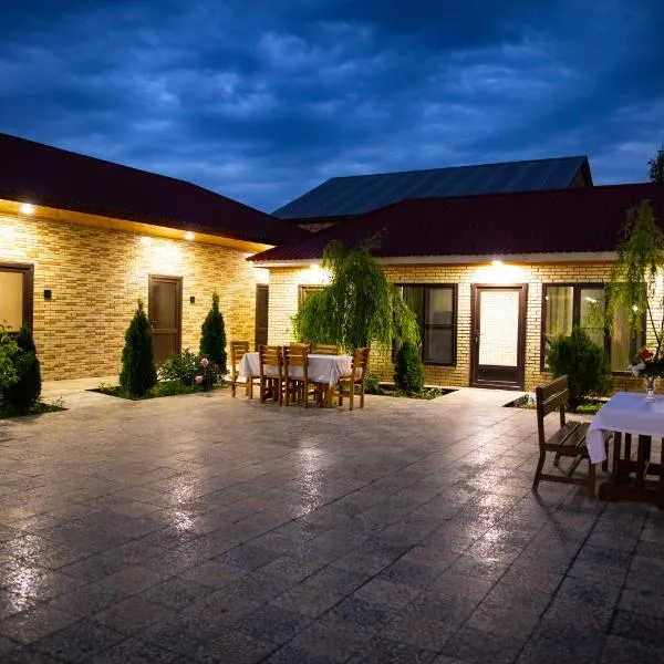 Qonaq evi Gostevoy Dom, hotel v destinaci Şəki