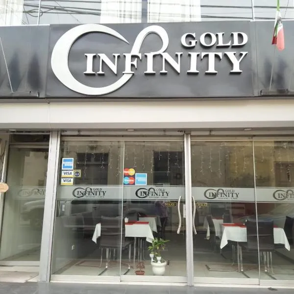 GOLD INFINITY、タクナのホテル