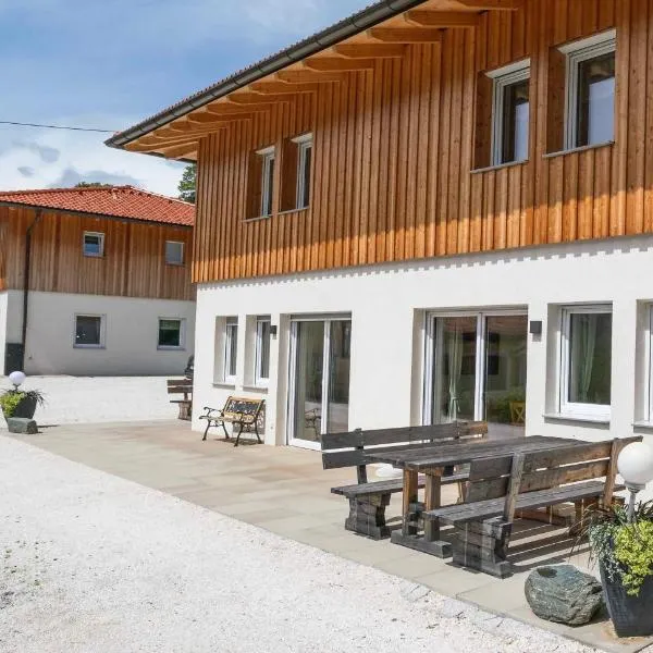 4Luxuriöses Ferienhaus in traumhafter Landschaft, hôtel à Döbriach