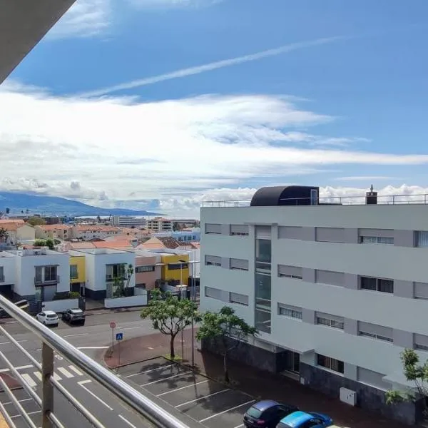 Atlantic West Town, hotel in Ponta Delgada