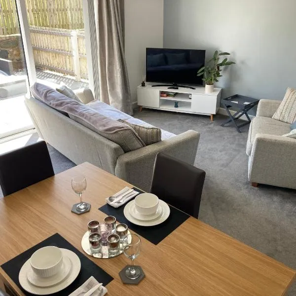 Cozy & Spacious home In the heart of Snowdonia, hotel v destinaci Llanddeiniolen