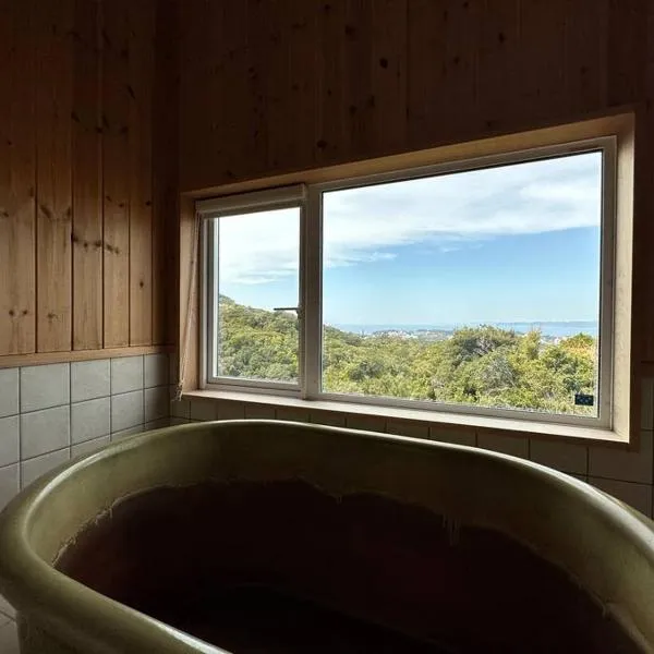 SHIRAHAMA condominium D-157, hotel in Kanayama