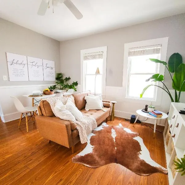 Luxe 3BR Apartment at MIT Harvard with FREE parking, hotel in Cambridge