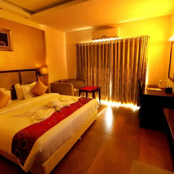 Paravoor Galaxy Hotel，位于柴瑞海滩的酒店