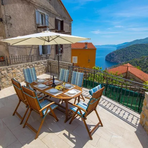 House Bajota with terrace and sea view, Hotel in Beli