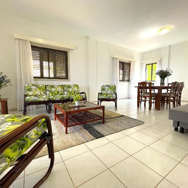 Nysa7, hotel din Paphos