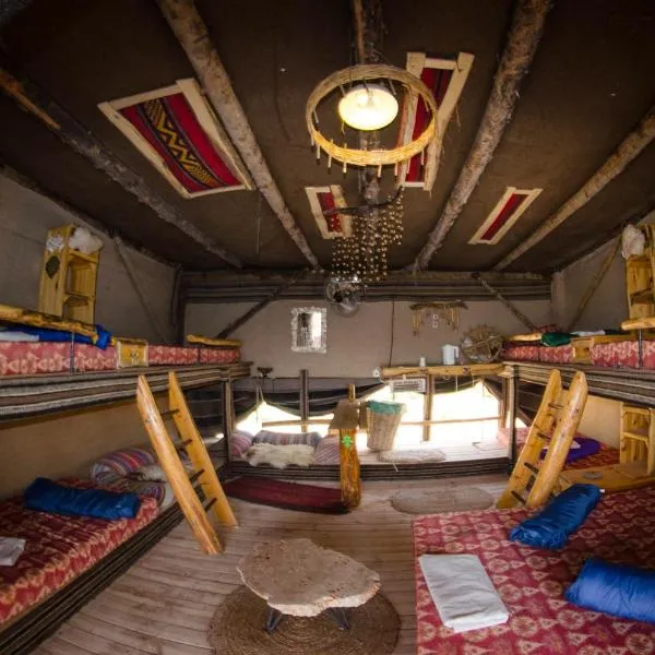 Kfar Hanokdim - Glamping & Camping, hotell i Arad