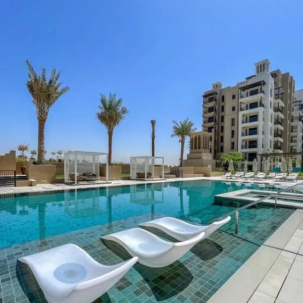 Vogue Jumeirah Living - Near Burj Al Arab & Beach, hotel in Dubai