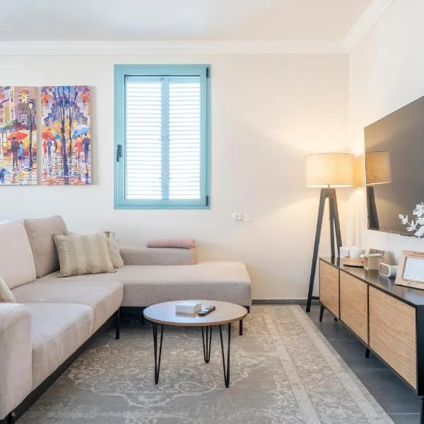 Midrahov Luxury Apartment, Hotel in Zichron Ja’akow