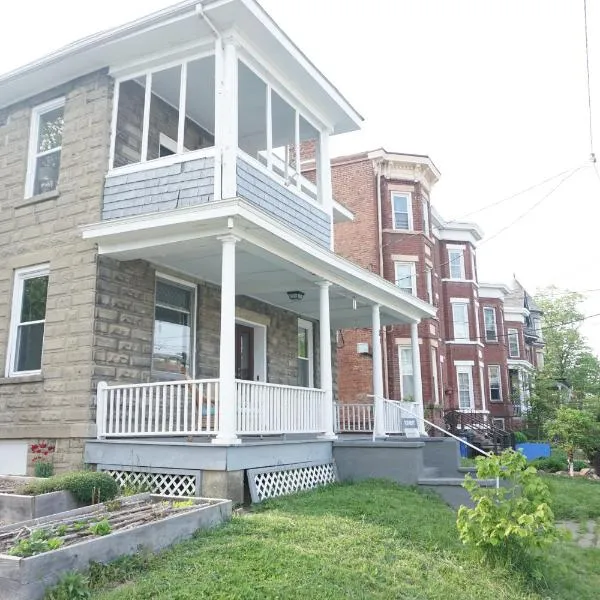 Charming Victorian Home In Historic District, ξενοδοχείο σε Νιούμπεργκ