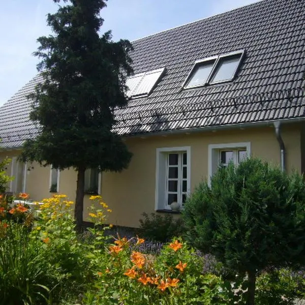 Ferienwohnung im Neubauernweg 3, Hotel in Hoppegarten