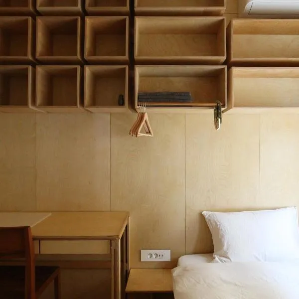 Entire apartment or single rooms in Homegarden Park near Camp Humprehys, hotel en Pyeongtaek