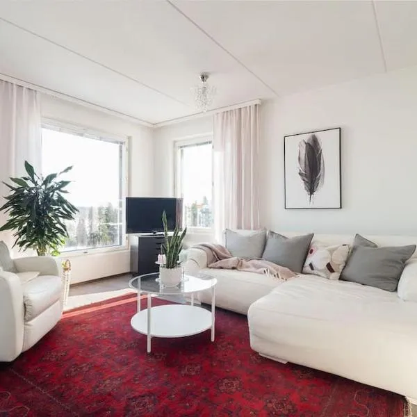 Huoneisto järvinäkymin, Palokka, hotel in Jyväskylä