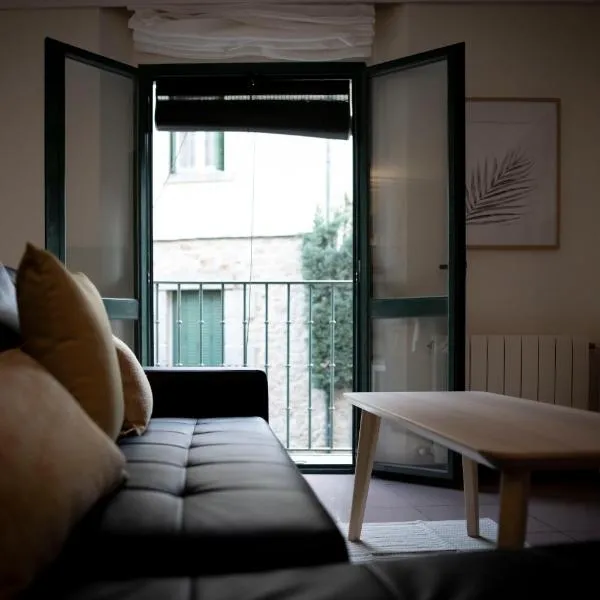 Apartamento Exterior 2 dormitorios en CENTRO HISTÓRICO, Hotel in San Lorenzo de El Escorial