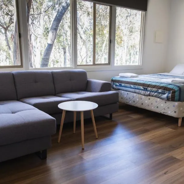 Kosciusko Tourist Park、ジンダバインのホテル