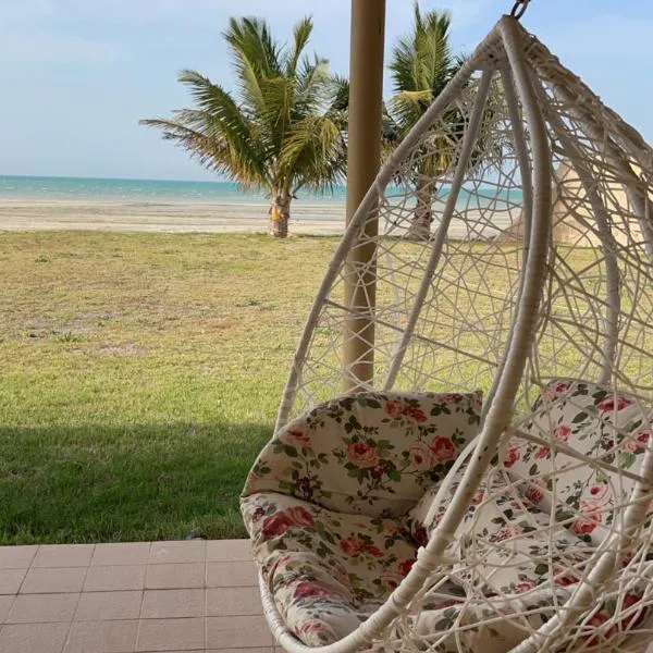 شاليه على البحر UAE, Abu Dhabi, hotel in Baţīn