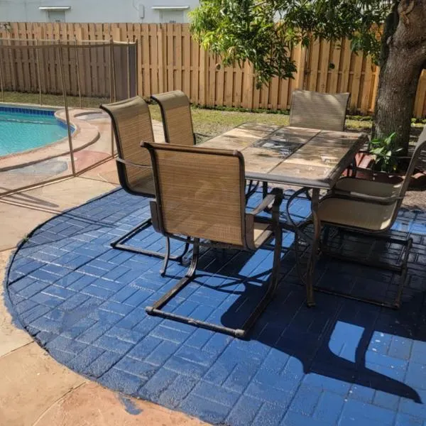 Tiny Efficiency All-In-1, ξενοδοχείο σε Sunrise