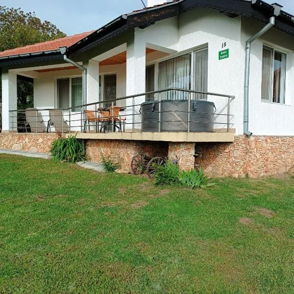 Вила Текето, hotel in Obrochishte