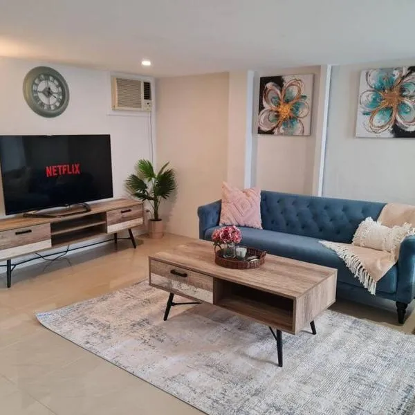 Private & Cosy Two Storey Guest House, hôtel à Guildford