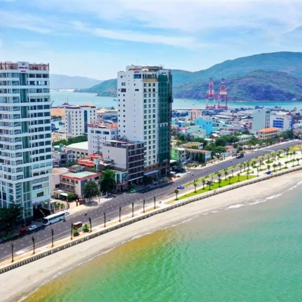 Huong Viet Hotel Quy Nhon - Beachfront, hotel in Quy Nhon