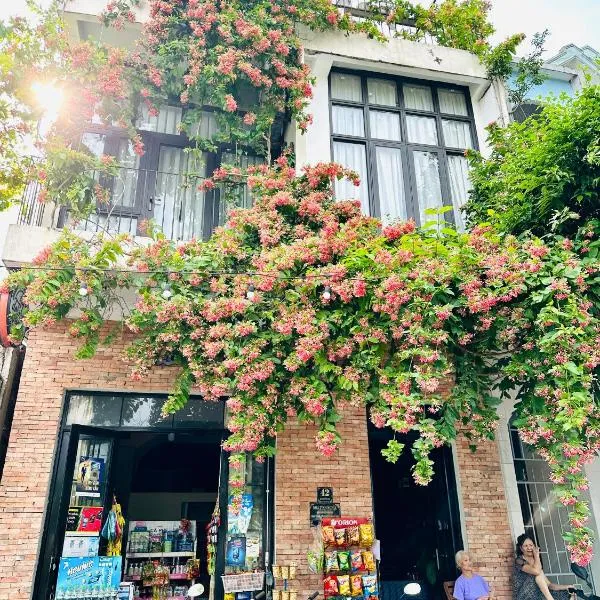 Dolphin Home, hotel in Dong Hoi