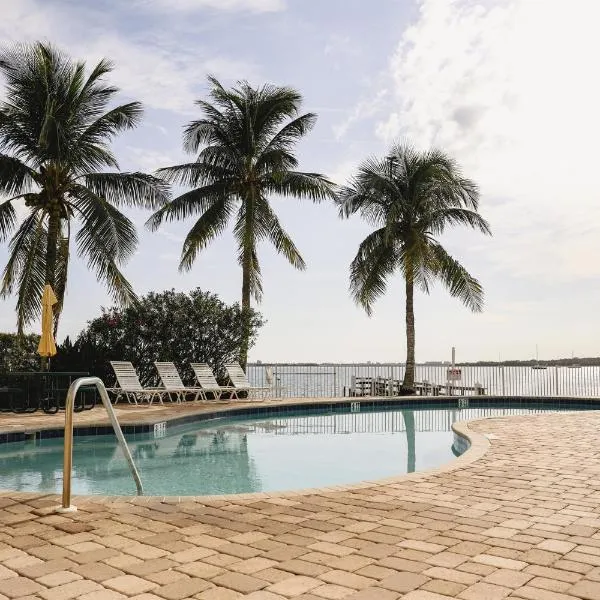 Dolphin Bay in Boca Ciega Resort - 2BR, Pool, Bay View，位于圣彼得堡的酒店