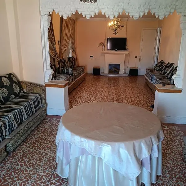 Céntrico cardenal cisneros 7 3d sin ascensor, hotel v destinaci Melilla