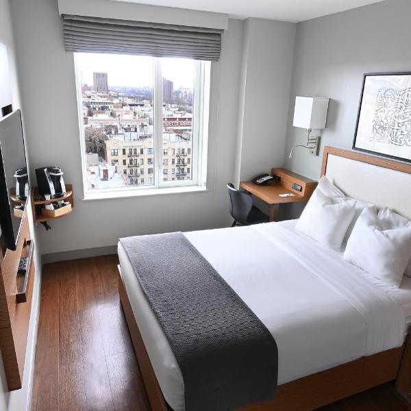 Edge Hotel Washington Heights, New York