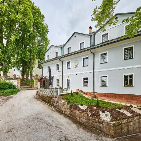 Hotel Auri, hotel em Rudník