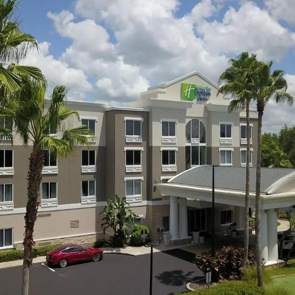 Holiday Inn Express and Suites Tampa I-75 at Bruce B. Downs by IHG, ξενοδοχείο στην Τάμπα