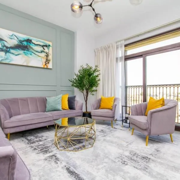 Luxury 2BR Apartment with Iconic Burj Al Arab View from the Swimming Pool，位于迪拜的酒店