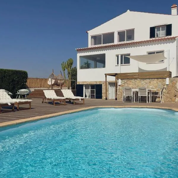 The Lighthouse Hostel Arrifana, hotel v destinaci Aljezur